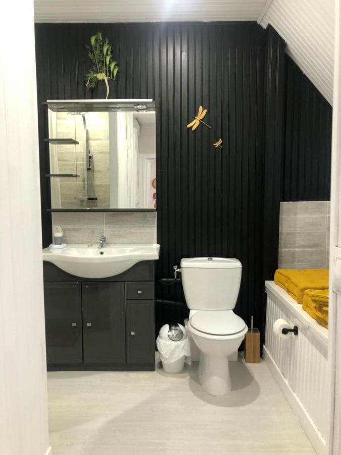 Grande Chambre Familiale Jaune Tout Bonnement Bien Putot-en-Auge Exterior foto