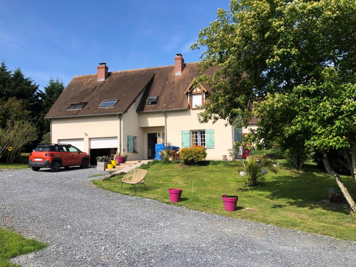 Grande Chambre Familiale Jaune Tout Bonnement Bien Putot-en-Auge Exterior foto